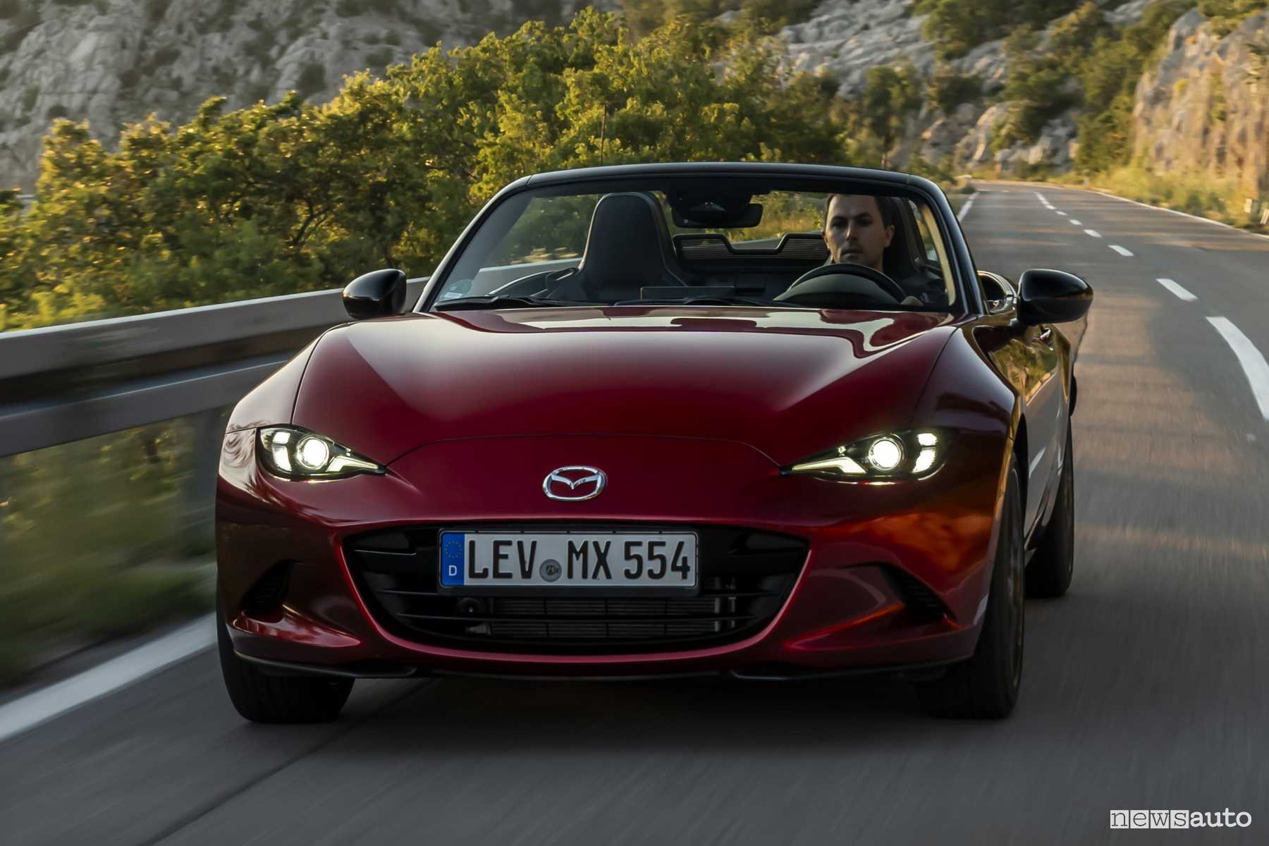Mazda MX-5 Homura 2024 su strada