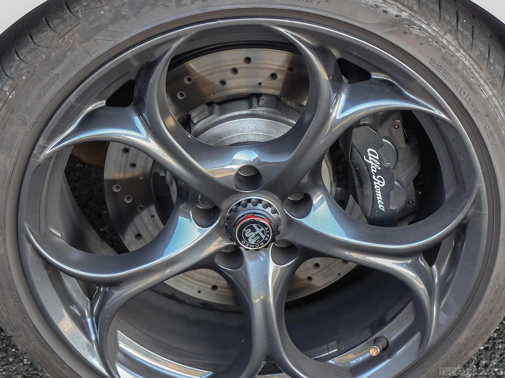 Alfa Romeo Giulia wheel