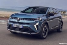 Renault Symbioz Blu su strada