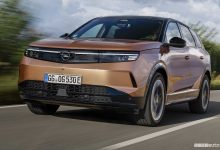 Nuovo Opel Grandland su strada