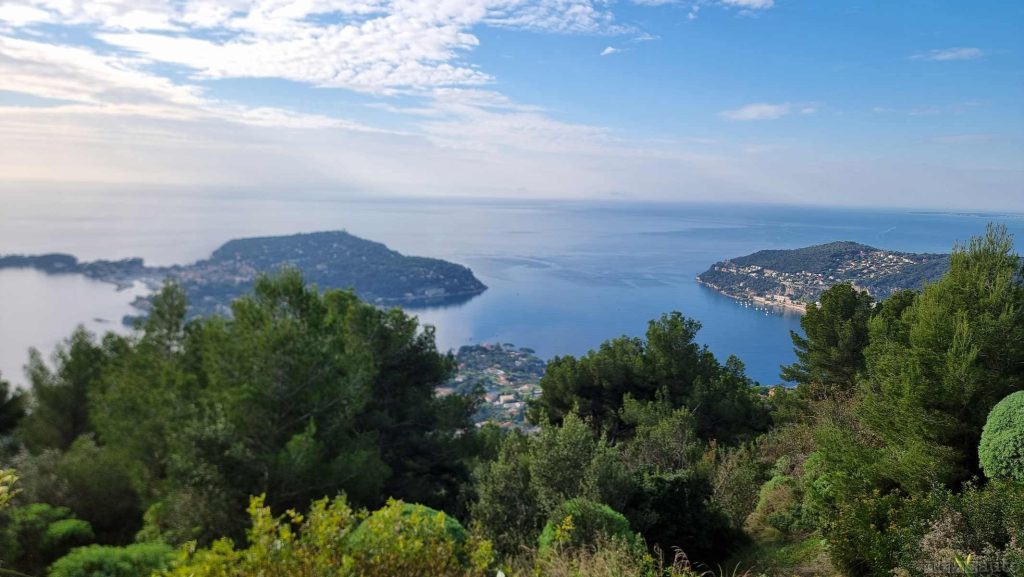 La costa azzurra vista panoramica con Nizza sullo sfondo. 