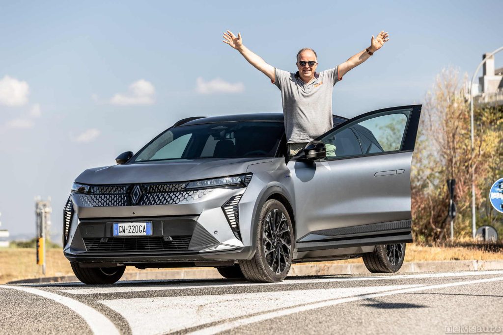 Renault Scenic E-Tech Esprit Alpine test con Giovanni Mancini