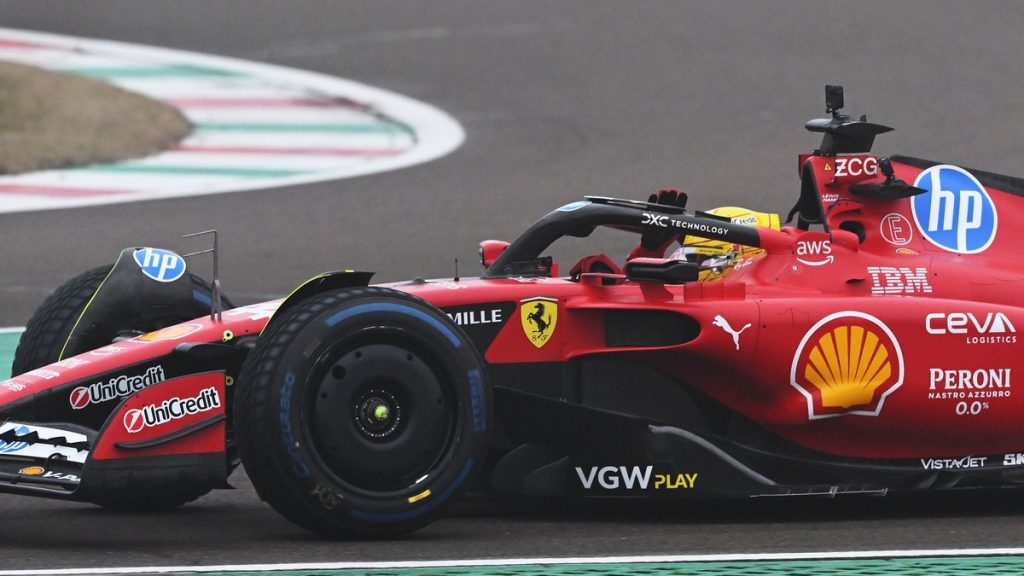 Lewis Hamilton test Ferrari SF-23 sulla Pista di Fiorano